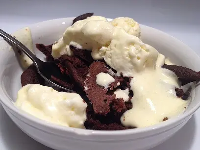 amaretto-coffee-cookie-trimmings-with-low-carb-no-churn-vanilla-ice-cream