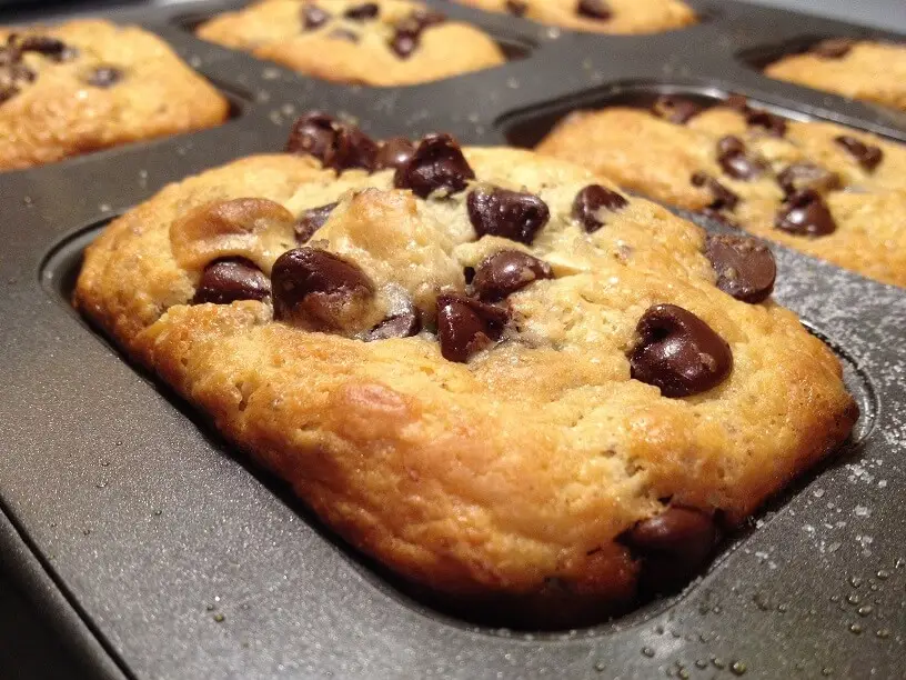 Banana-chocolate-chip-muffins-loaves-5