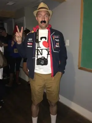 Tourist-halloween-costume-diy