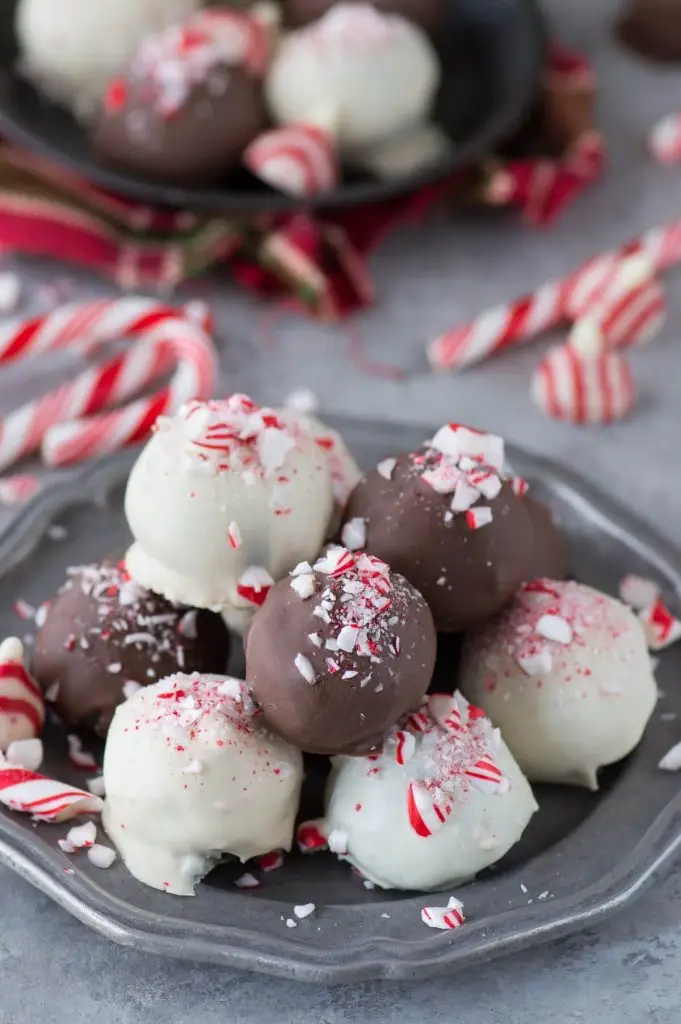 eppermint-Kiss-Oreo-Balls-17