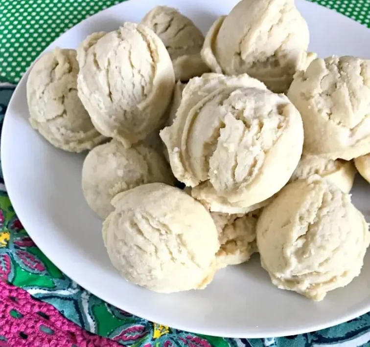 the-best-shortbread-recipe holiday pillows