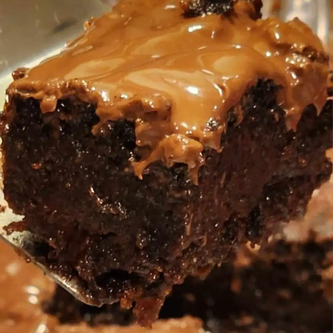 Easy Fudgy Oreo Cookie Brownies with 3 Ingredients